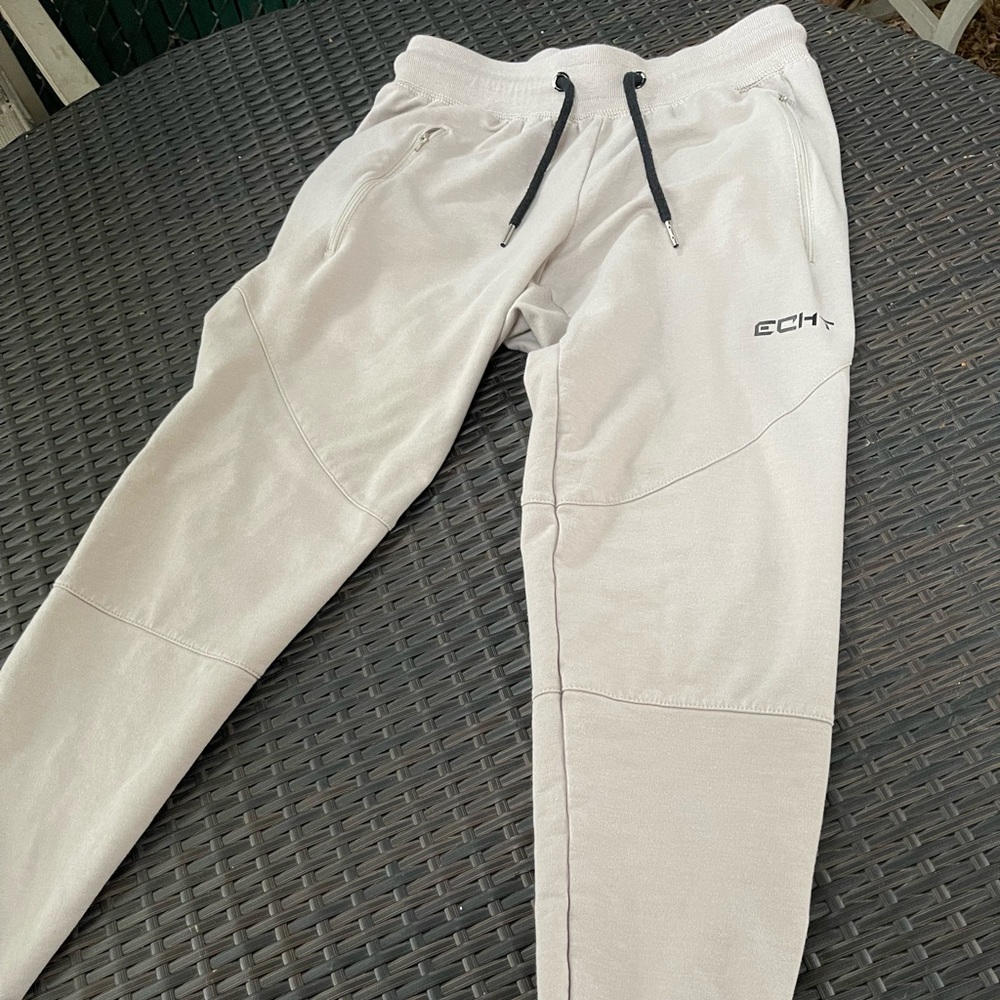 Mens Echt joggers in cream color